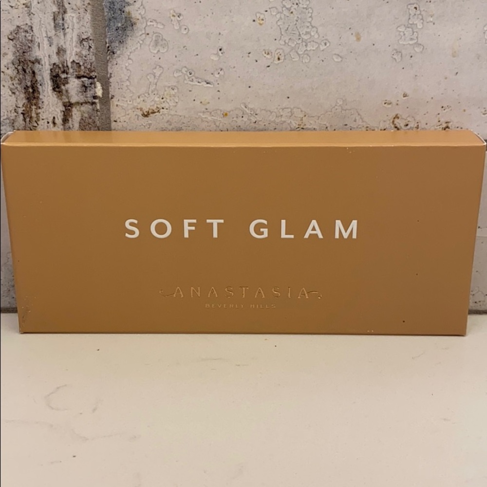 Anastasia - Soft Glam Eyeshadow Pallet